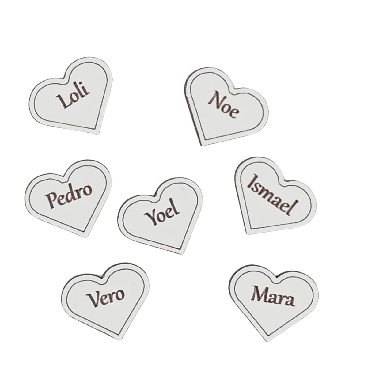 Corazones de madera personalizados con nombres para árbol familiar