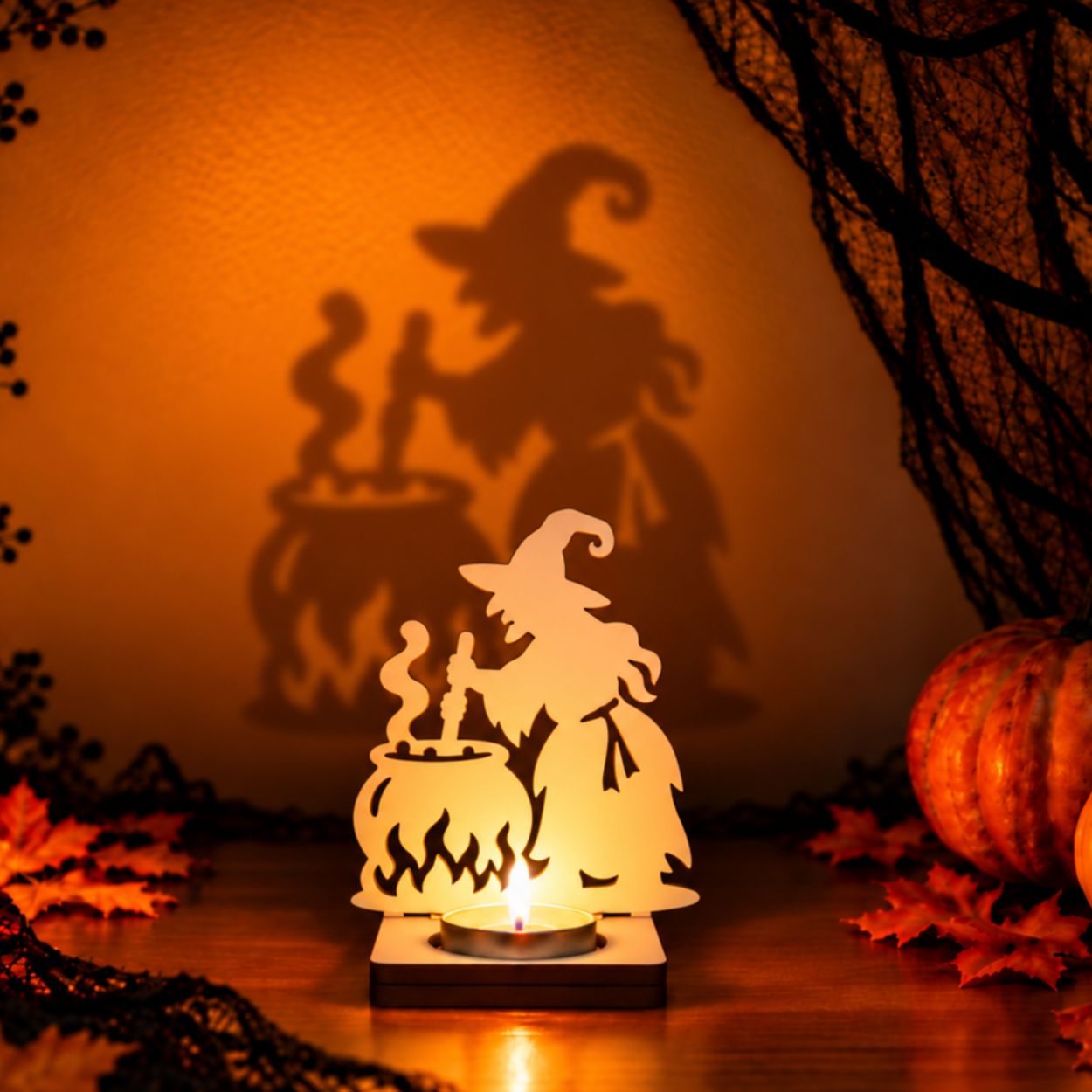 Portavelas Halloween de madera modelo bruja con caldero y sombra en la pared
